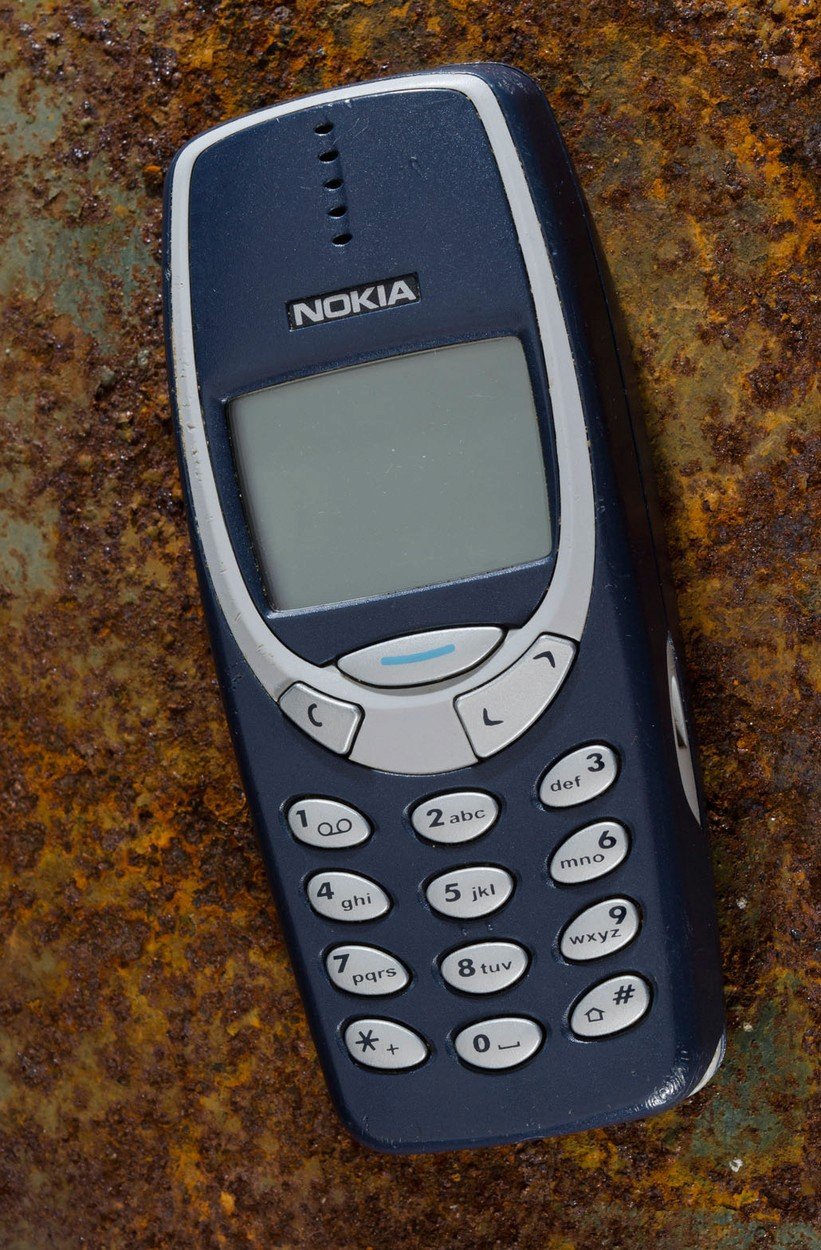 Původní model Nokie 3310 z roku 2000.