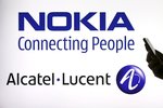 Finský výrobce telekomunikačních zařízení Nokia se dohodl na převzetí francouzského konkurenta Alcatel-Lucent. V akciích za něj zaplatí 426 miliard Kč.