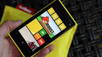 Nokia hraje o přežití, představila první modely s Windows Phone 8