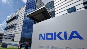 Nokia má čtvrtletní ztrátu 5,9 miliardy Kč