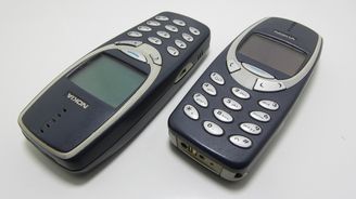 OBRAZEM: Telefony minulosti. Nokia 3310 slaví dvacetiny