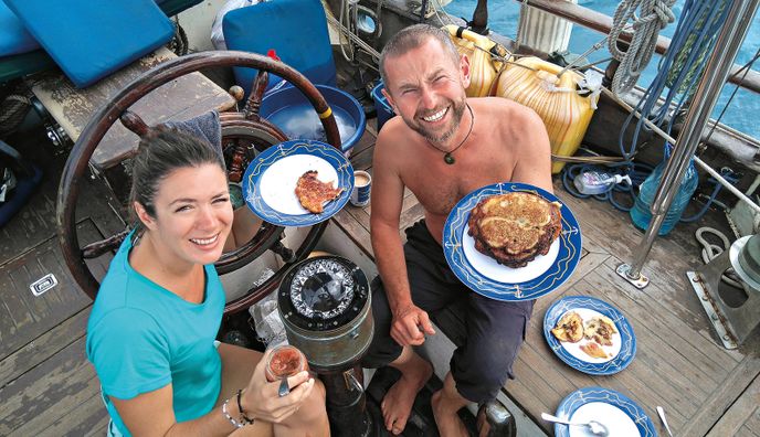 Apolli s Ondrou a jeho pancakes, přeplavba Tahuata–Fakarava