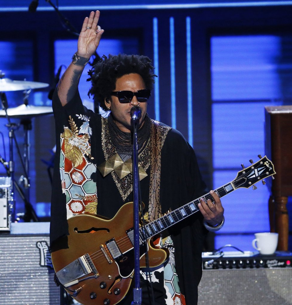 Sjezd demokratů ve Philadelphii: Zazpíval Lenny Kravitz.