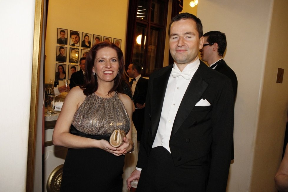 Ples v opeře: S partnerem Robertem Zárubou v únoru 2012.