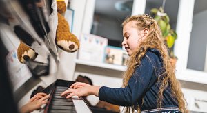 Zlatý oříšek: Desetiletá Nora přehraje na klavíru sedmnáctileté holky a kluky
