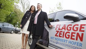 Norbert Hofer coby prezidentský kandidát rakouských Svobodných (FPÖ). Společně s manželkou Venerou