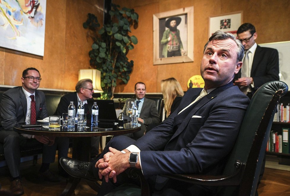 Kandidát rakouských Svobodných Norbert Hofer u voleb neuspěl.