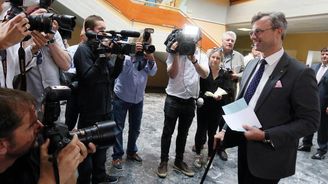 Podpora Hofera značí hlubokou nespokojenost voličů, míní německý tisk
