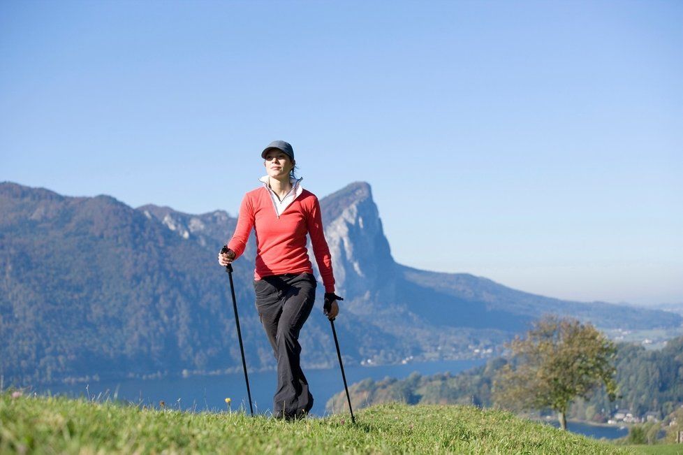 Nordic walking je oblíbený a efektivní způsob pohybu