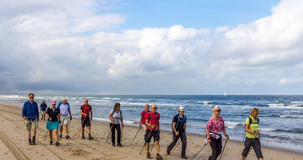 Nordic walking si získal po celém světě oblibu lidí nejrůznějšího věku.