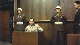 Sedmdesát let od Norimberského procesu. Na lavici obžalovaných usedlo 22 nacistických pohlavárů 