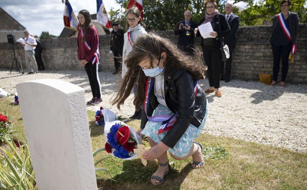 Oslavy vylodění v Normandii se letos nesly v komorním duchu (6. 6. 2020)