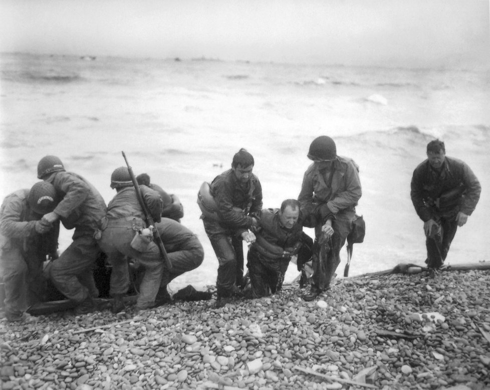 Vylodění spojenců v Normandii, červen 1944.