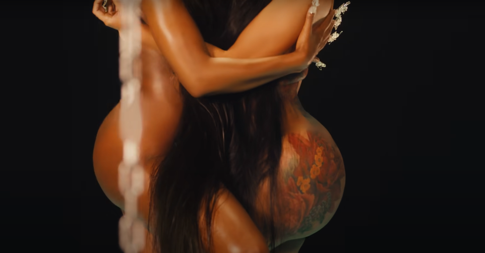 Normani a Cardi B v klipu k písni Wild Side