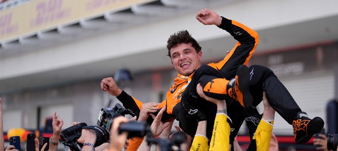 Norris prolomil kletbu: Jako bych obletěl měsíc, zářil po prvním triumfu v F1