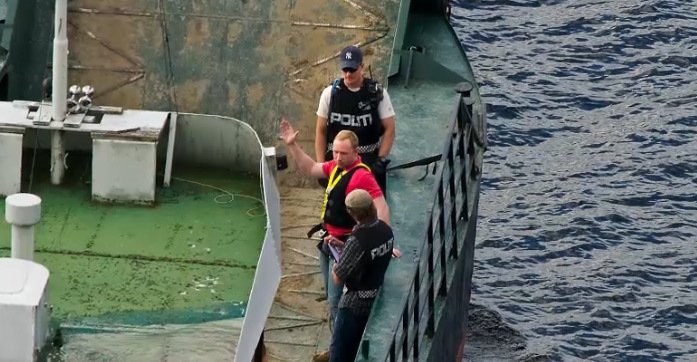 Brevik je přivážen k policejní rekonstrukci.