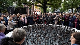 V Norsku odhalili památník obětem útoku na ostrově Utöya