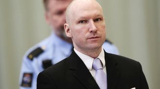 Breivik je gentleman, naznačil norský soud v den Hitlerových narozenin