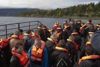 Na krvavý ostrov Utoya opět může norská veřejnost
