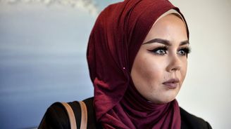 Norská kadeřnice dostala pokutu, odmítla kvůli hidžábu ostříhat muslimku