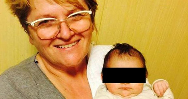 Norská sociálka: Nesmím za vnučkou, policie mě hlídá i na wc! řekla babička 