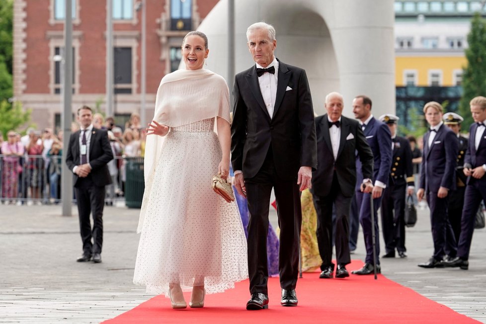 Norský premiér Jonas Gahr Stoere a princezna Ingrid Alexandra