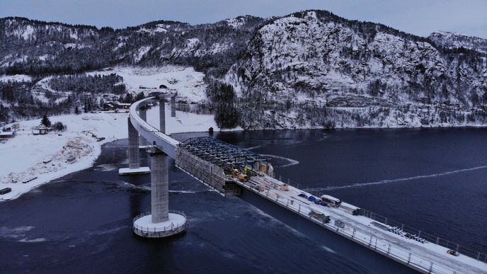Metrostav v Norsku staví most nad fjordem a dva navazující tunely.