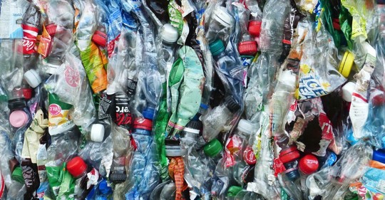 Pyrolýza plastů je jeden ze způsobů chemické recyklace a je ve stadiu výzkumu, říká doc. Pohořelý