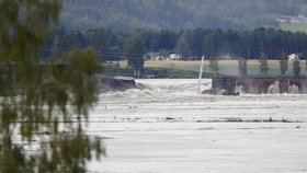 V Norsku se částečně zhroutila hráz přehrady na největší řece Glomma (9.8.2023)