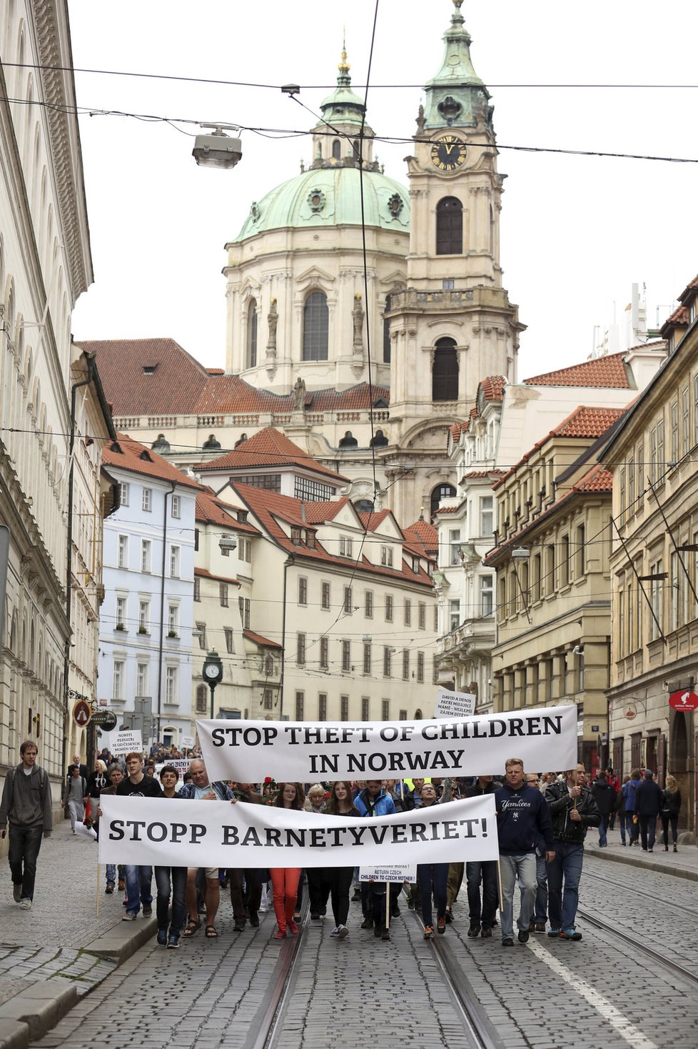 Protesty proti norské sociálce v Praze