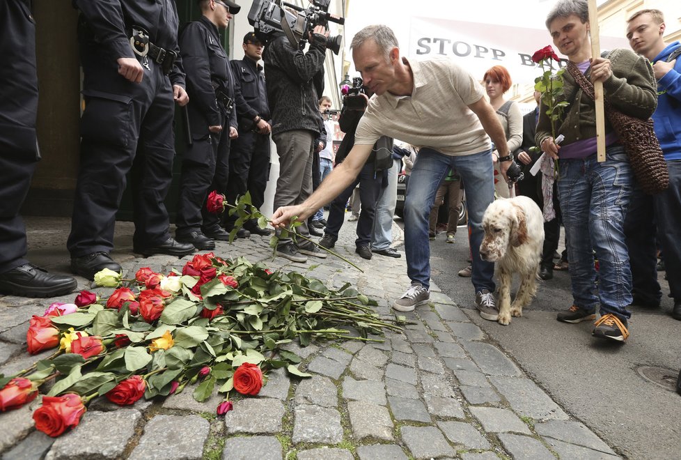 Protesty proti norské sociálce Barnevernet v Praze v roce 2015