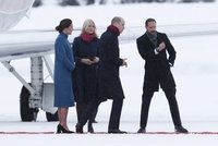 Těhotná vévodkyně Kate se v 7. měsíci procházela v lodičkách na sněhu