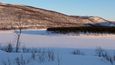 Trasa vede napříč Finnmarkem, oblastí s největší plochou a zároveň nejnižším počtem obyvatel v celém Norsku.