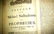 Je 1.březen 1555, když v lyonském vydavatelství Macé Bonhomme vychází kniha Les Prophéties, v překladu Proroctví. 