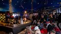 Propojení hudby a krásy – i na největších festivalech můžete vypadat a cítit se dobře díky Notino Atelieru. Najdete ho i na Szigetu v Budapešti. Propojení hudby a krásy – i na největších festivalech můžete vypadat a cítit se dobře díky Notino Atelieru. Najdete ho i na Szigetu v Budapešti.