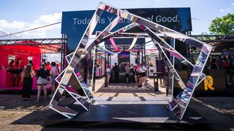 Propojení hudby a krásy. Beauty zóny vám dovolí vypadat a cítit se dobře i během několikadenních festivalů Propojení hudby a krásy. Beauty zóny vám dovolí vypadat a cítit se dobře i během několikadenních festivalů