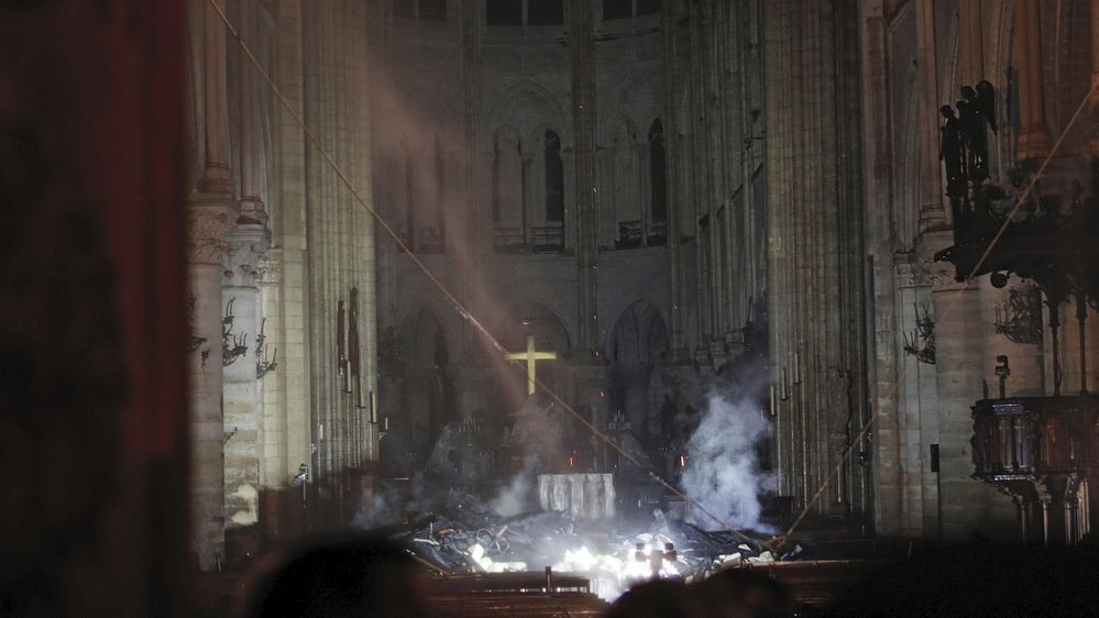 Katedrála Notre-Dame po požáru