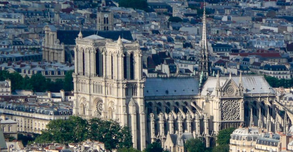 Katedrála Notre-Dame před požárem
