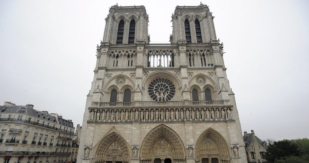 Tři ženy chystaly bombový útok u Notre-Dame v Paříži, policisté je zadrželi