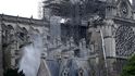 Pařížská katedrála Notre-Dame po požáru