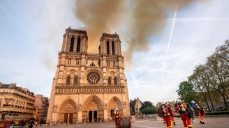V Notre-Dame pravděpodobně selhalo zabezpečení, říká památkář Ondřej Šefců