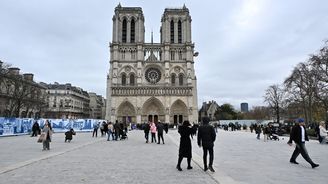 Katedrálu Notre-Dame v Paříži navštívil rekordní počet lidí. Větší než před požárem Katedrálu Notre-Dame v Paříži navštívil rekordní počet lidí. Větší než před požárem