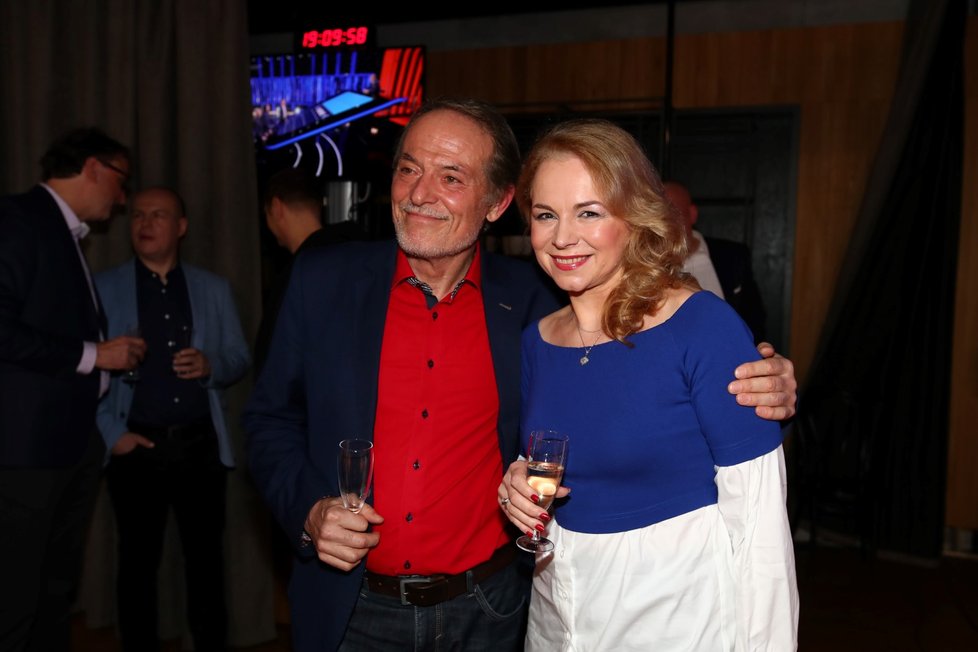 Televize Nova oslavila 30. narozeniny: Martin Severa a Martina Kociánová.