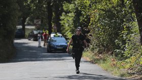 Policejní pátrání po podezřelém z vraždy v Nové Hospodě.