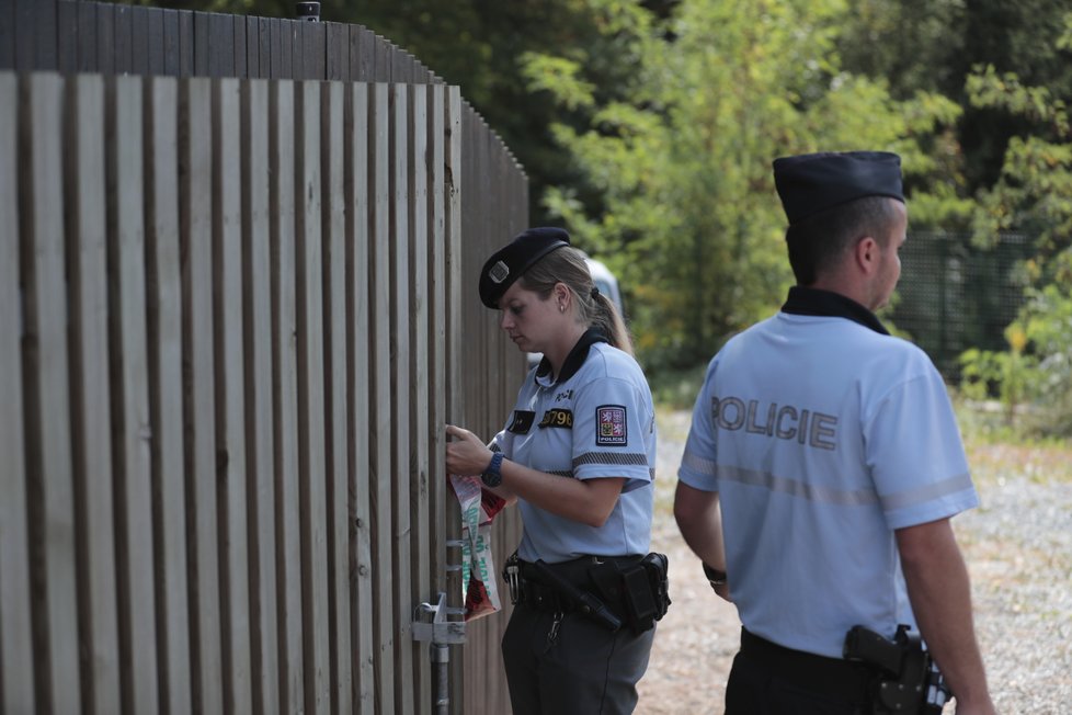 Policejní pátrání po podezřelém z vraždy v Nové Hospodě.