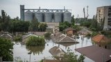 Dopad zkázy Kachovky: Lidé na jihu Ukrajiny jsou bez pitné vody