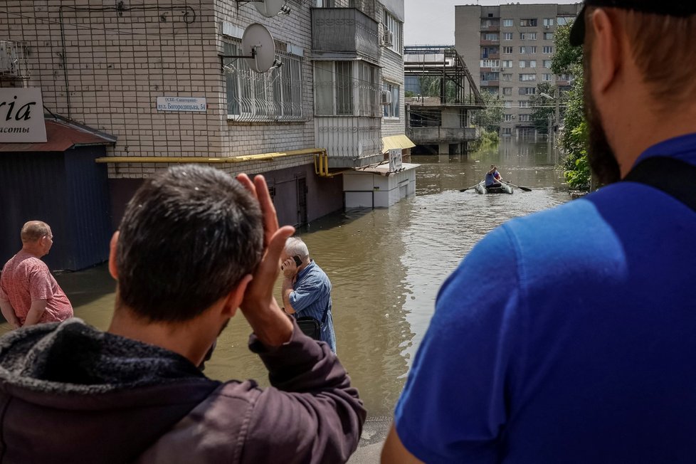 Evakuace před záplavami v Nové Kachovce (7.6.2023)