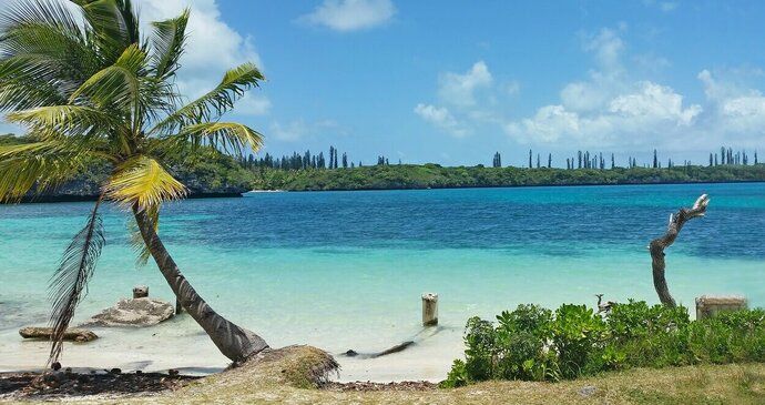 Silné zemětřesení na souostroví nedaleko Austrálie. Úřady varují před tsunami a evakuují pobřeží