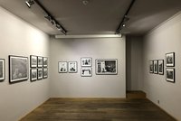 Výstava v Praze o vesnici, kde se zastavil čas: Pavel Vavroušek za normalizace dokumentoval Novou Sedlici