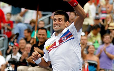 Novak Djokovič jásá po triumfu v Montrealu.